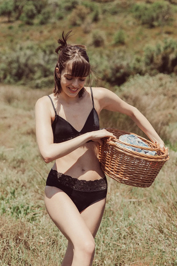 Anthéia Zwarte Tanga